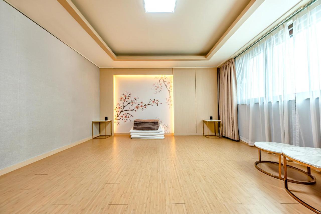 Hs Tourist Hotel Yeosu Luaran gambar
